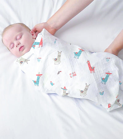 How to swaddle a baby in a correct way